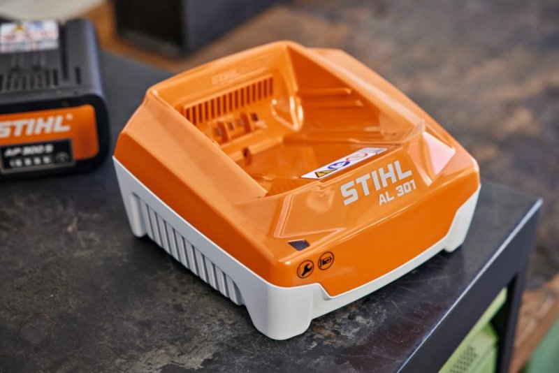 Nabíječka Stihl AL 301